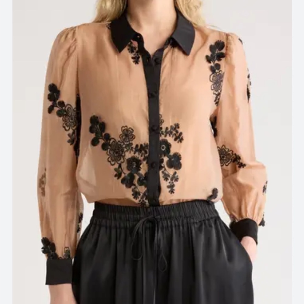 Adrianna Papell Sheer
Embroidered Button-Up Shirt Size Large